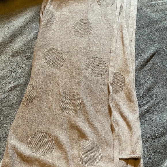 Halogen Scarf - Picture 1 of 4